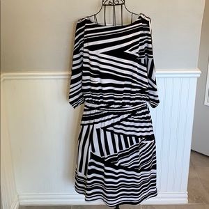 ♥️ CATO Black/White Scoop Neck Dress Women’s L